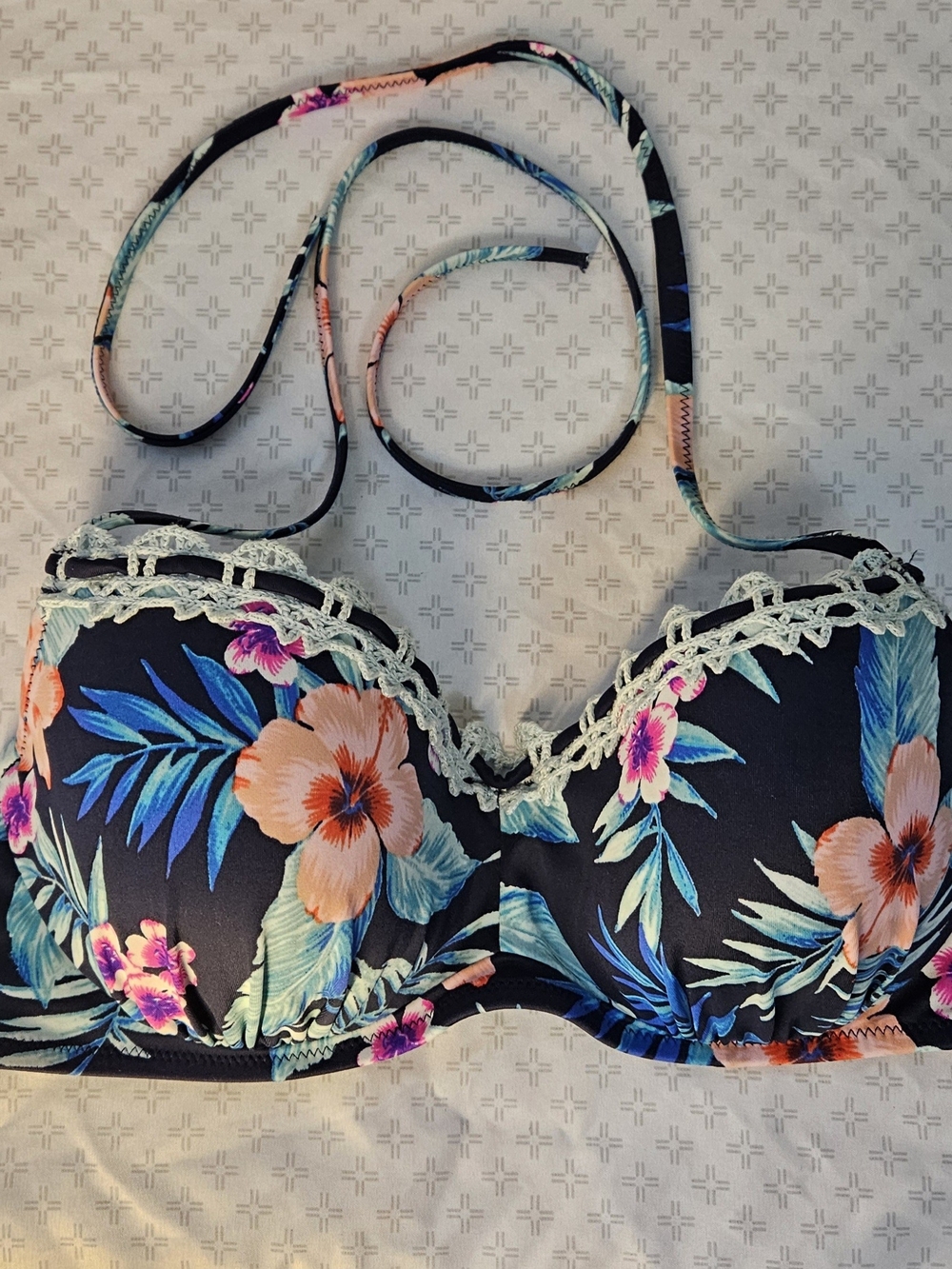 Shade & Shore 34C Padded Lined Halter Bikini Top Navy Blue Floral Tropical
